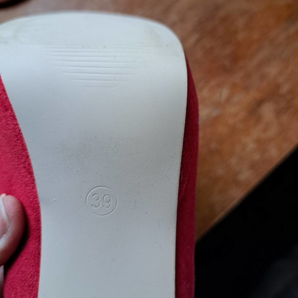 NEW JUMIX Europe - Rich Red Suede 4 inch pumps SZ 38 EU /7 US - Picture 7 of 8